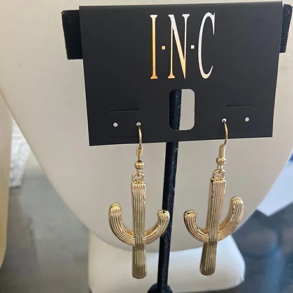 Inc Earrings NWT cactus design gold color